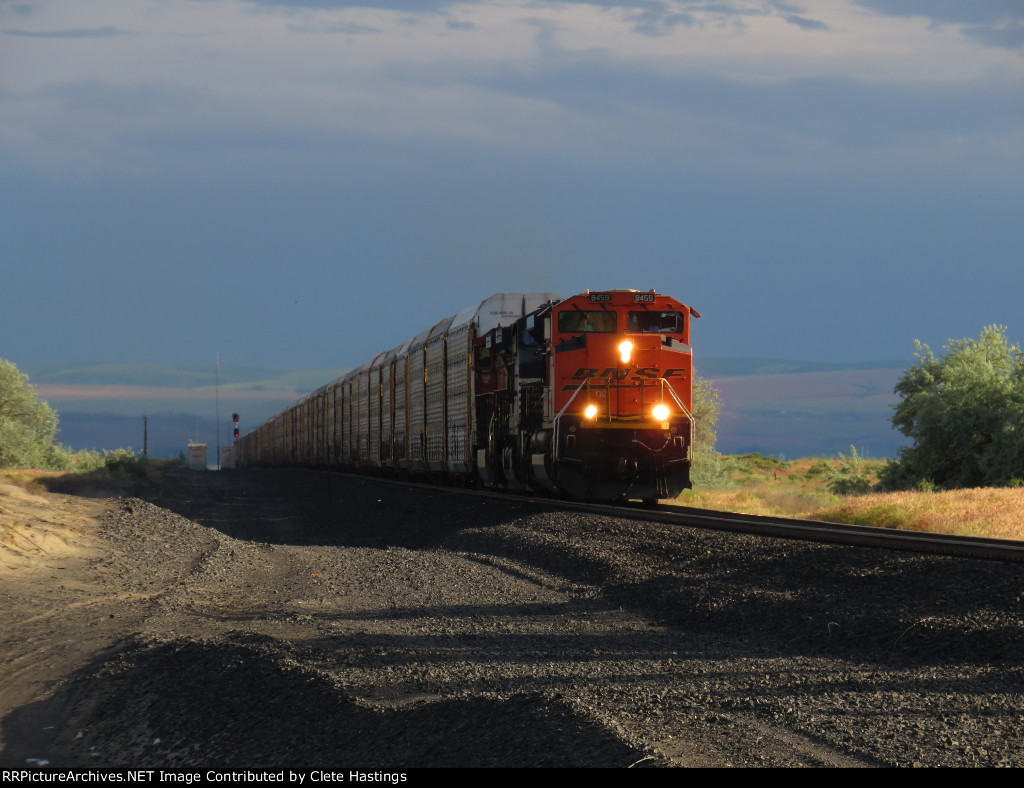 BNSF 8459 east